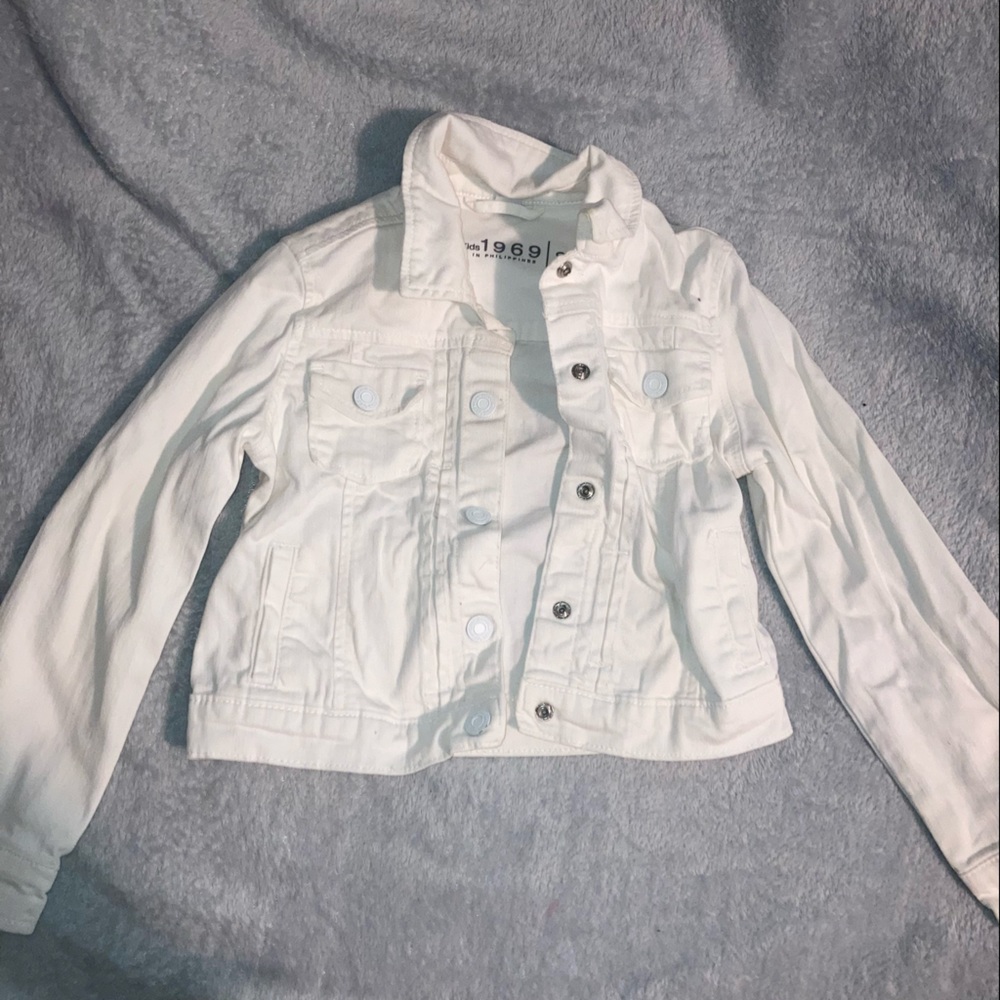 Girl’s White Jean Jacket / GAP Kids